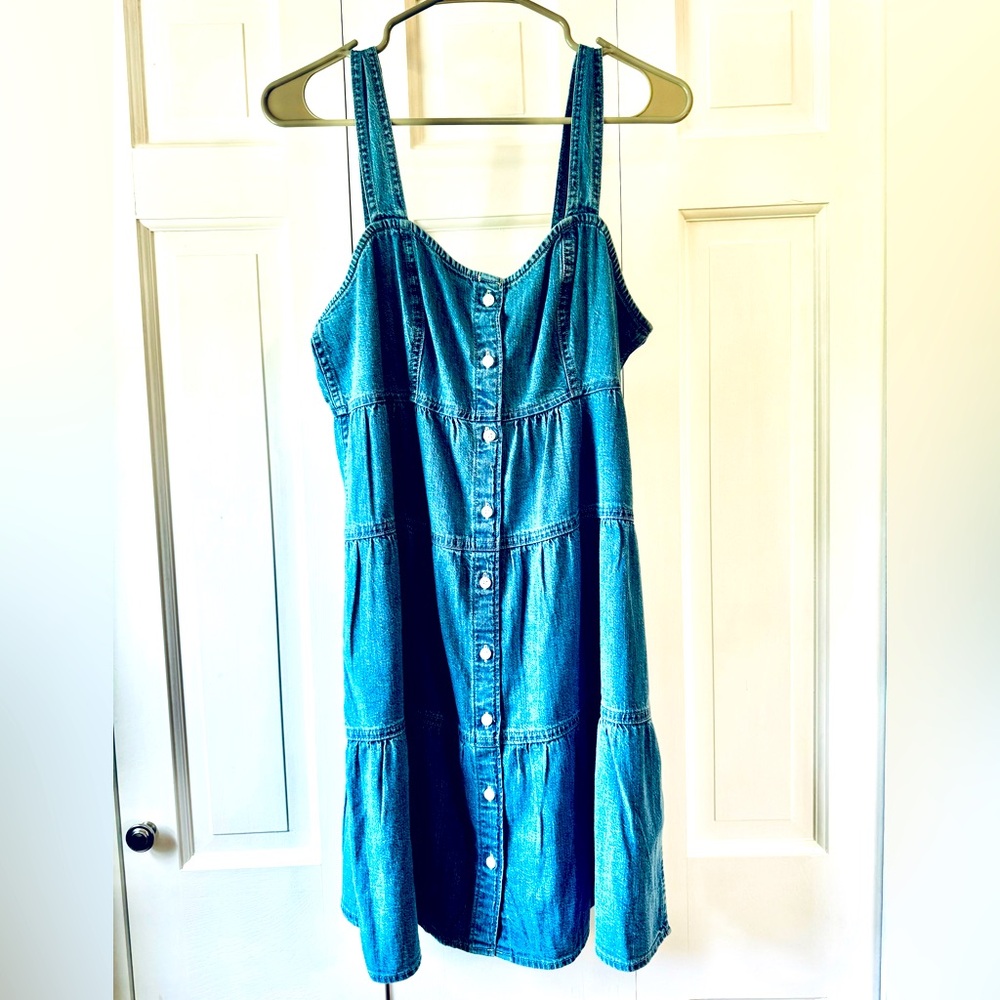 Levi’s Button-Front Tiered Blue Denim Dress Size Medium NWOT
